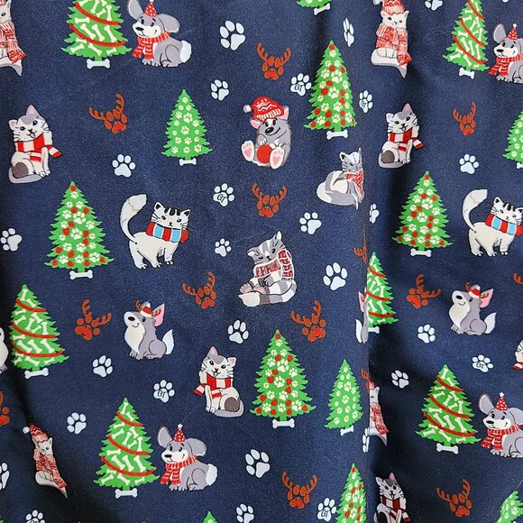 NEW Two Christmas Scrub Tops Red and Blue with Christmas Tree Cats Dogs Sz M - Picture 6 of 16